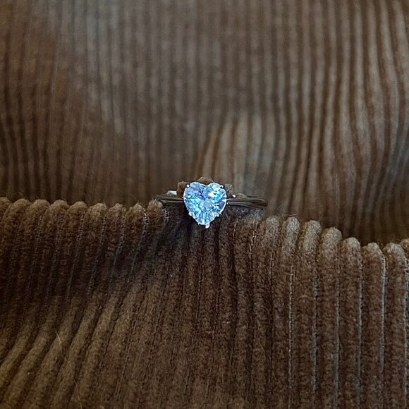 On My Mind Heart Shape Clear Zirconia Single Stone Solitaire 925 Silver Ring - Picture 3 of 3